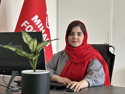 نیلوفر قنبری